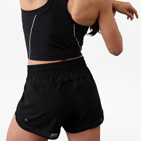 Athleta Mesh Racer Run 4” Shorts Size XL - Picture 3 of 11